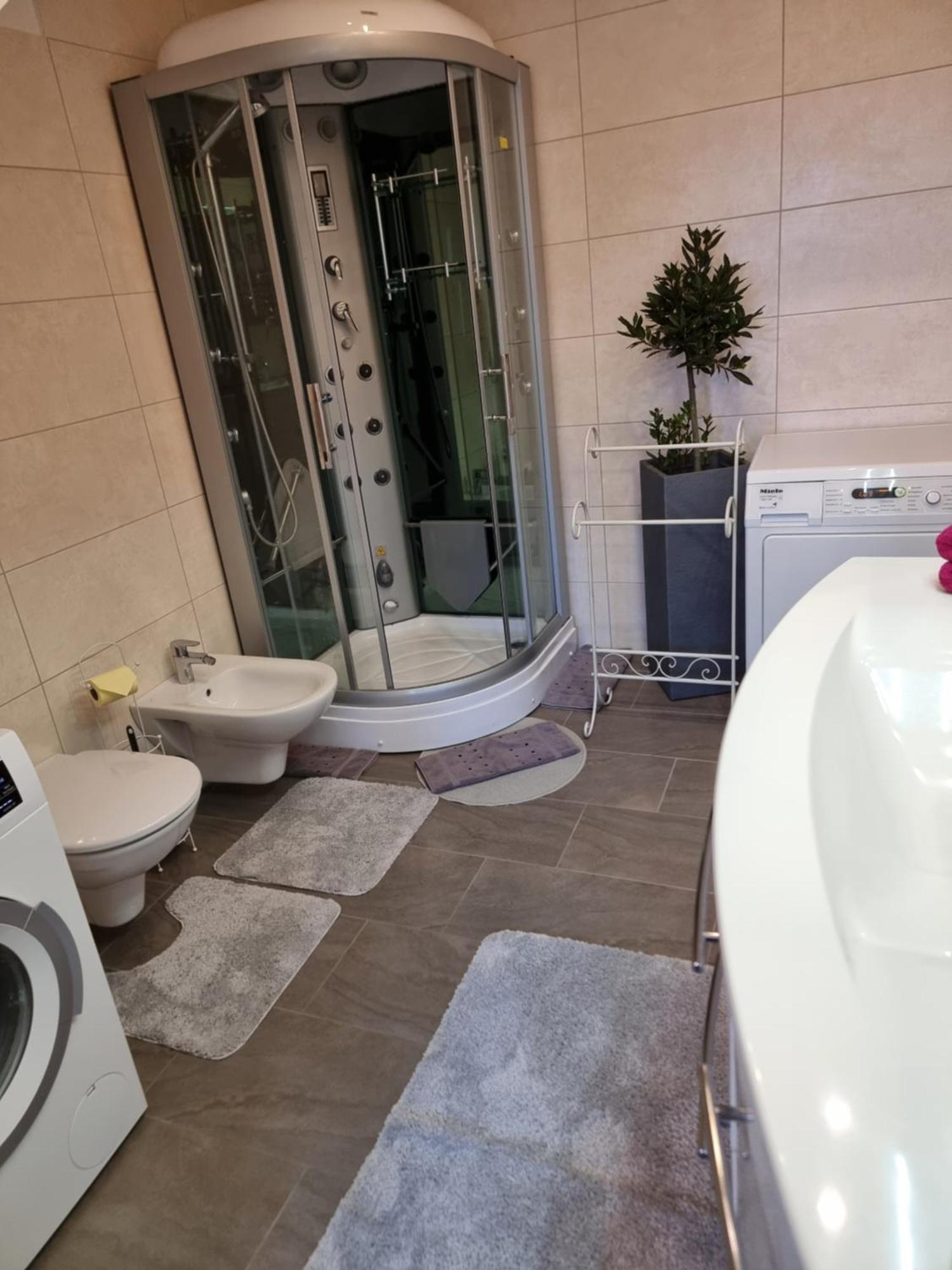 Ferienhaus Burgblick Треффен Номер фото