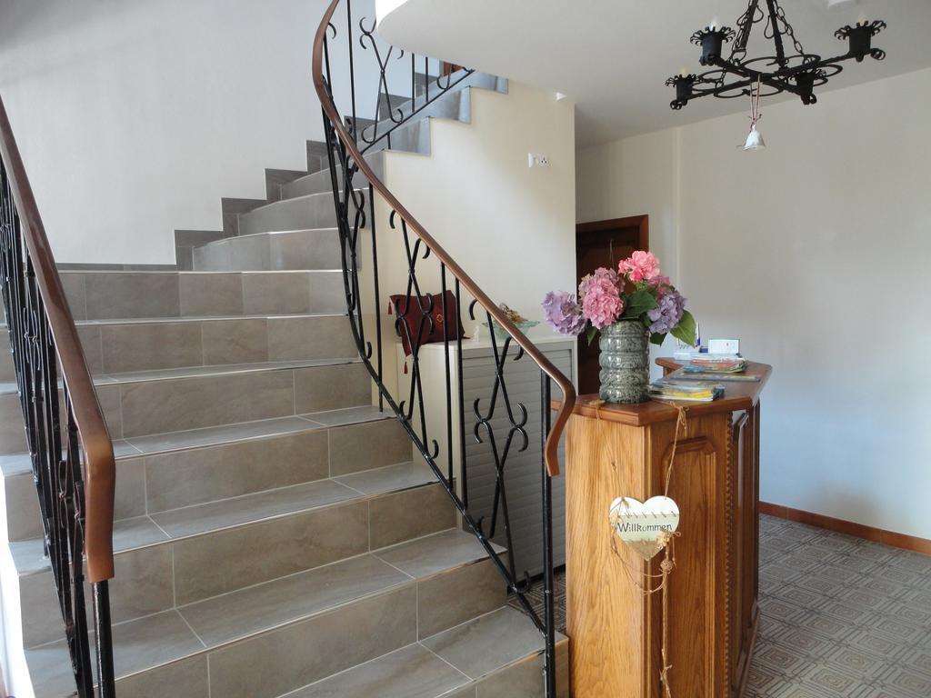 Ferienhaus Burgblick Треффен Экстерьер фото