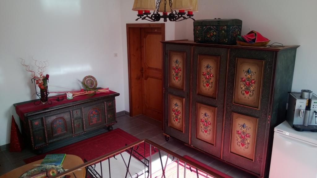 Ferienhaus Burgblick Треффен Экстерьер фото